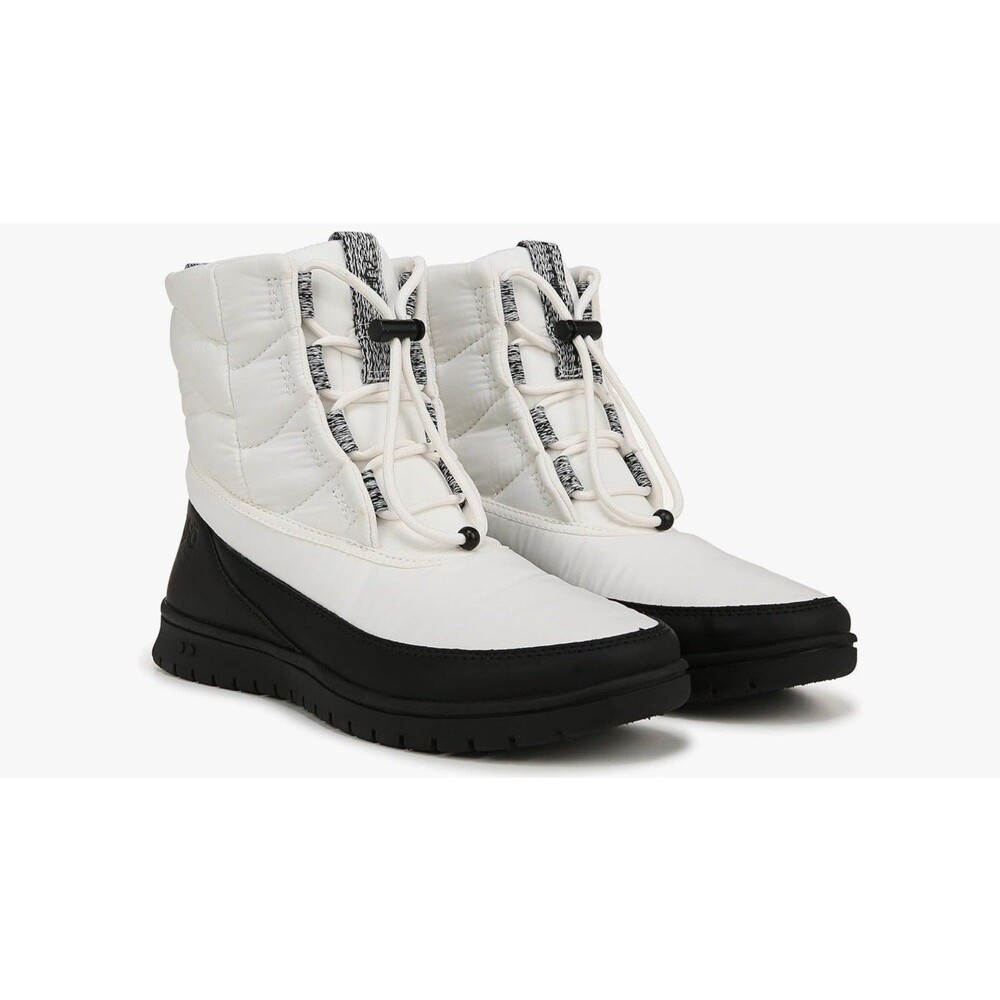 Rika Boots Size 8.5 In New Condition  White Band Black Color